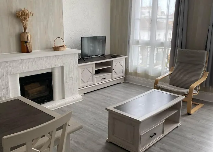 Spacieux 2 Pieces Dans L'hyper-centre * Royan