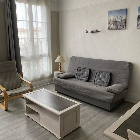 Spacieux 2 Pieces Dans L'hyper-centre * Royan